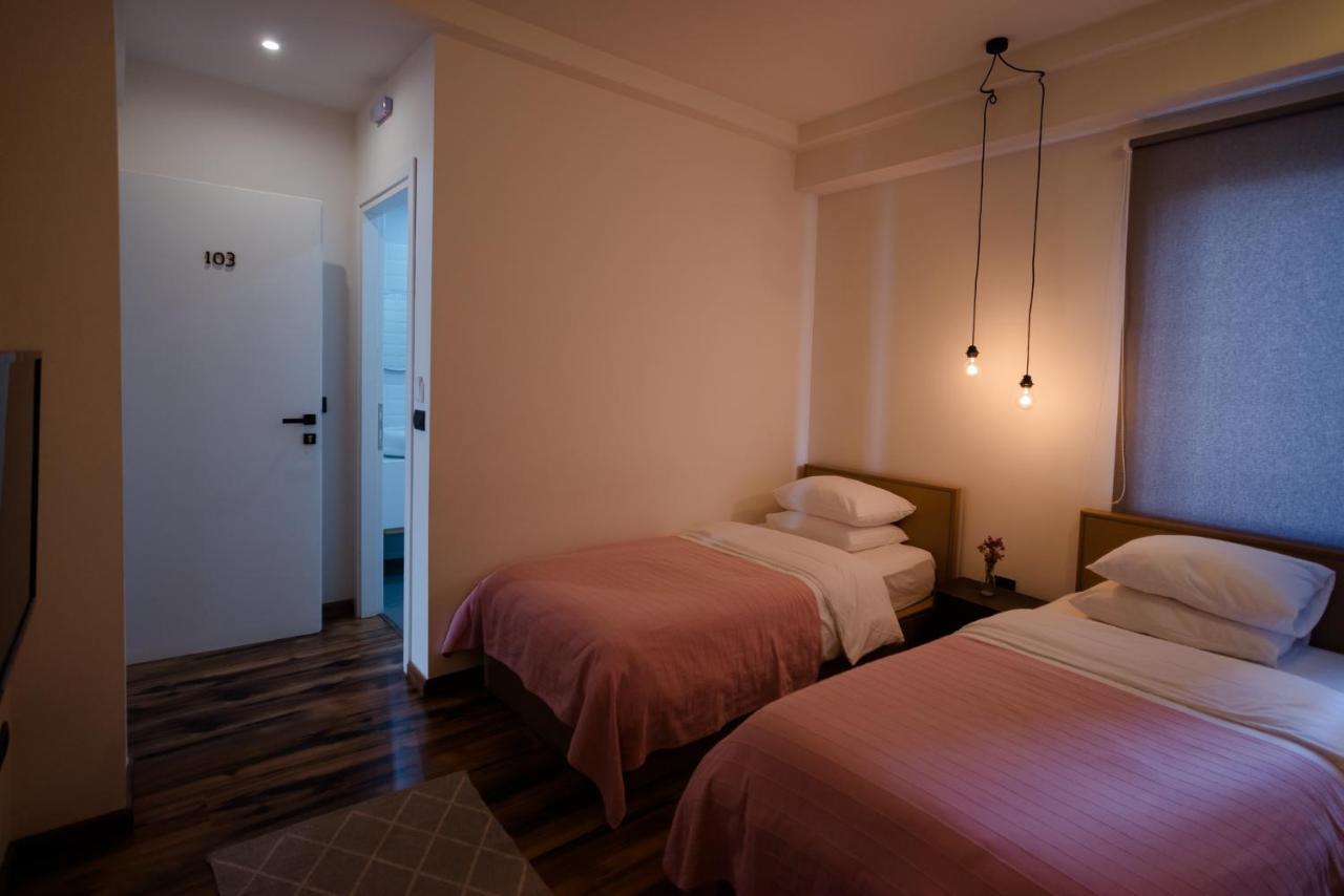 7Seven Hotel Korce Exterior photo