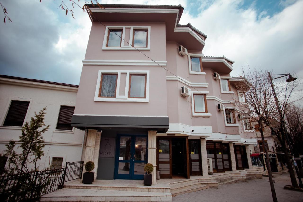 7Seven Hotel Korce Exterior photo